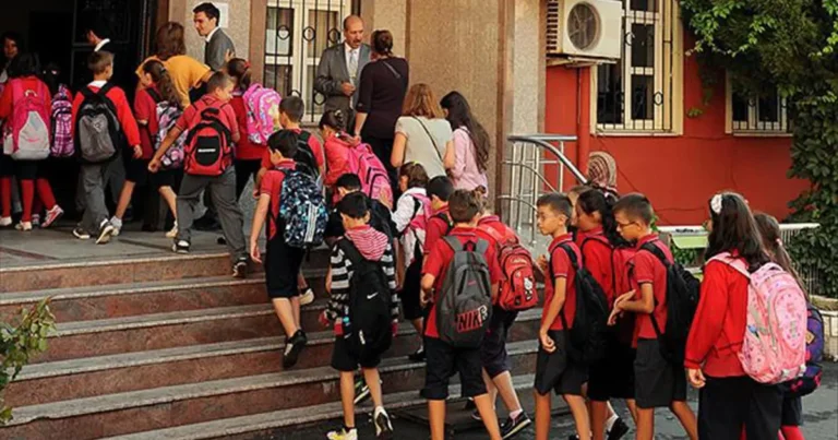 Milli Eğitim Bakanı Yusuf Tekin LGS hazırlıkları için cuma günü okulları tatil etti