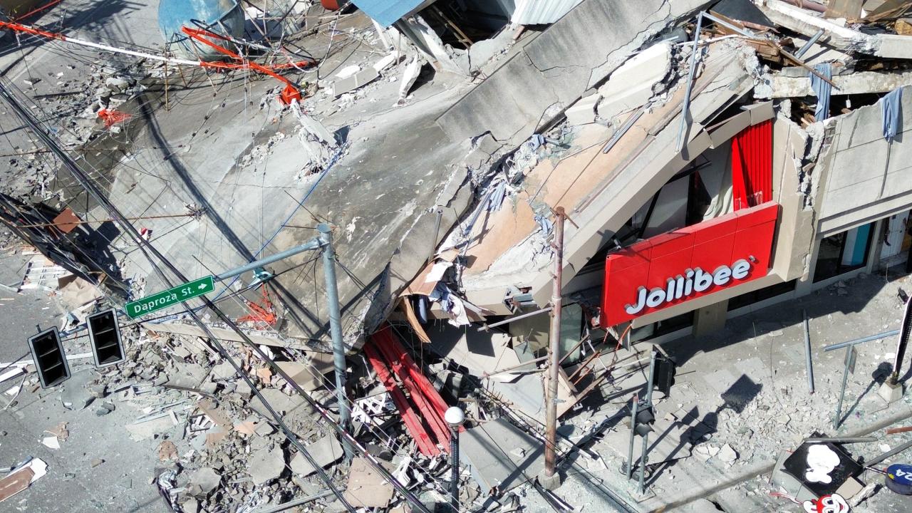 Mindanao’da 7,8 büyüklüğündeki deprem felaketi can kayıplarına yol açtı