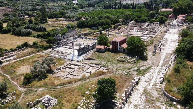 Muğla Stratonikeia’daki kazılarda Türk dönemi eserleri öne çıkıyor
