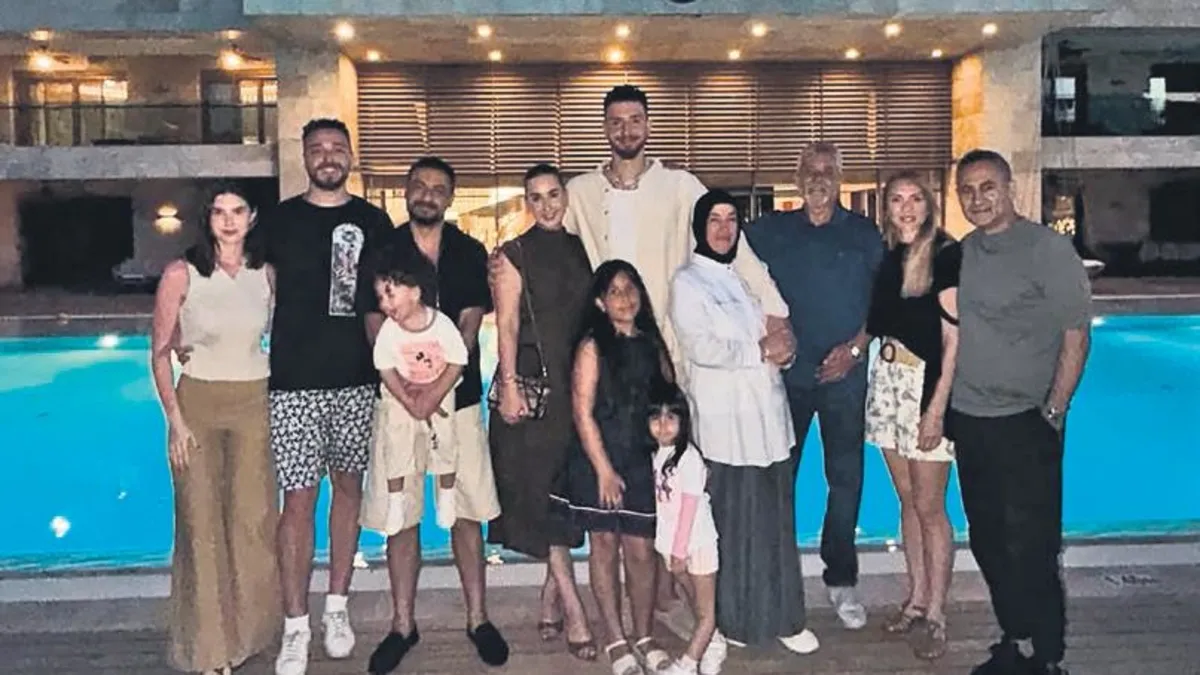 NBA yıldızı Alperen Şengün sezon tatiline Antalya’da ailesiyle başladı