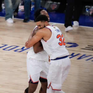New York Knicks 53 yıl aradan sonra NBA şampiyonluğunu San Antonio’da kazandı