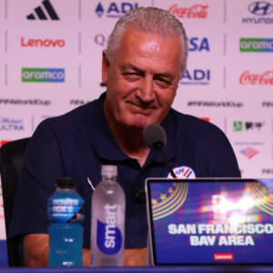 Paraguay Milli Takımı’nın başındaki Gustavo Alfaro, tarihi başarının gururunu paylaştı