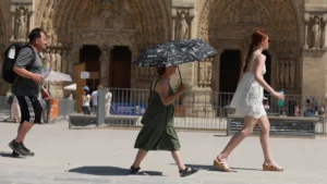 Paris’te Aşırı Sıcaklar Nedeniyle 109 Kişi Hayatını Kaybetti