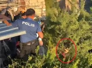 Psikolojik sorunları olan S.B. dere yatağında ağaçta asılı kalınca ekipler seferber oldu