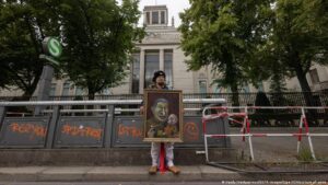 Rus liderlerin karikatüristi Semyon Skrepetsky Polonya’da suikasta kurban gitti