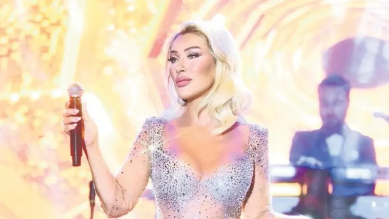 Seda Sayan Mersin konserinde Sezen Aksu’nun hediye çorabını anlattı