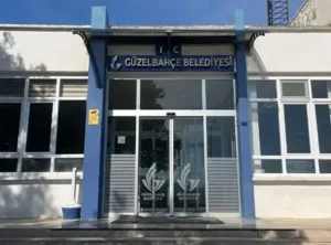 Seferihisar Belediyesi operasyonunda rüşvet ağı genişliyor, eski başkanın eşi gözaltında