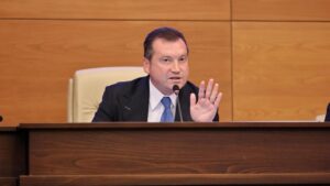 Silivri Belediye Başkanı Bora Balcıoğlu hakkında yürütülen soruşturma nedeniyle görevden alındı