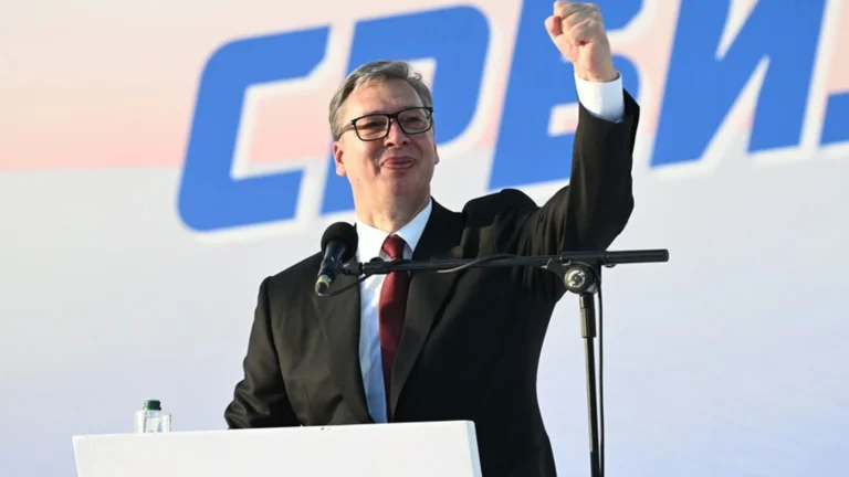 Sırbistan Cumhurbaşkanı Vucic istifa planını açıkladı ve erken seçim sinyali verdi