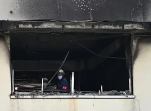 Tokyo’da okulda çıkan yangın 300 öğrencinin tahliyesine neden oldu