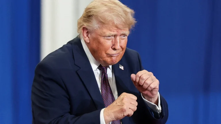 Trump İran’ın Hürmüz Boğazı geçişinden para talep etmeyeceğini açıkladı