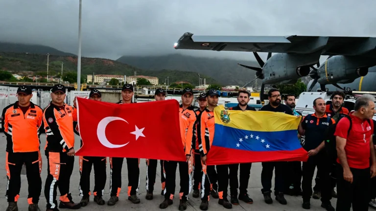 Türk arama kurtarma ekibi, Venezuela’daki deprem sonrası hızlıca Caracas’a ulaştı