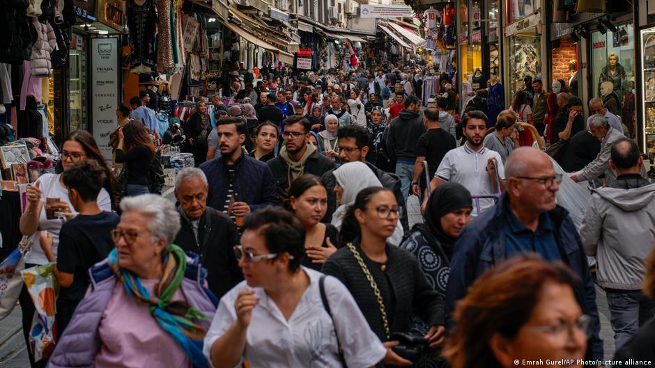 TÜRK-İŞ Raporu Türkiye’deki Açlık ve Yoksulluk Sınırlarını Yeniden Belirledi