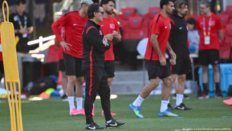 Türkiye, Dünya Kupası’nda Paraguay karşısında tarih yazmak istiyor