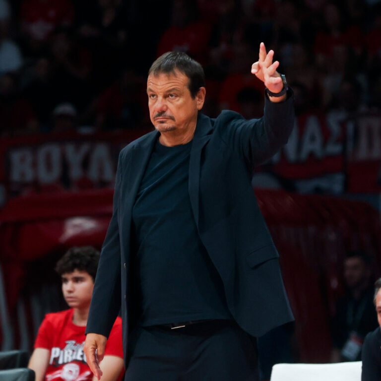 Yunanistan Basketbol Ligi finalinde Olympiakos, Ergin Ataman yönetimindeki Panathinaikos’u mağlup etti