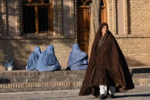 Taliban sokaktan kadınları kaçırırken dünya sessiz kalıyor