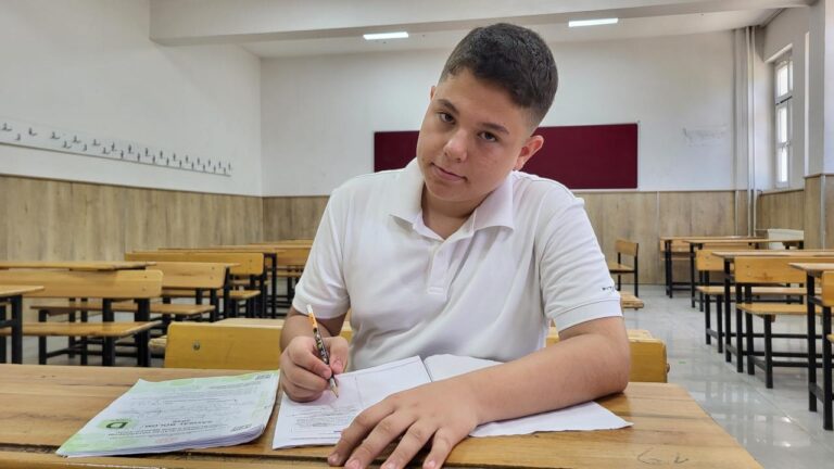 Adıyamanlı Kerem Polat LGS’de Ağabeyinin İzinden Giderek Tam Puan Aldı
