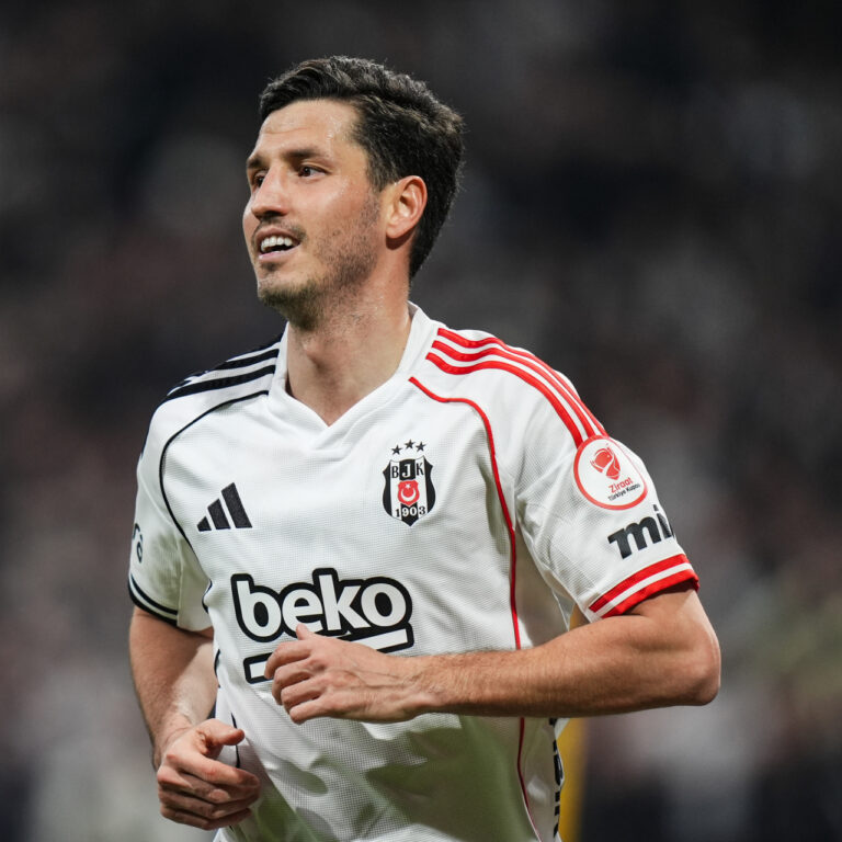 Beşiktaş’ta Salih Uçan dönemi resmen sona erdi ve yeni sürece girildi