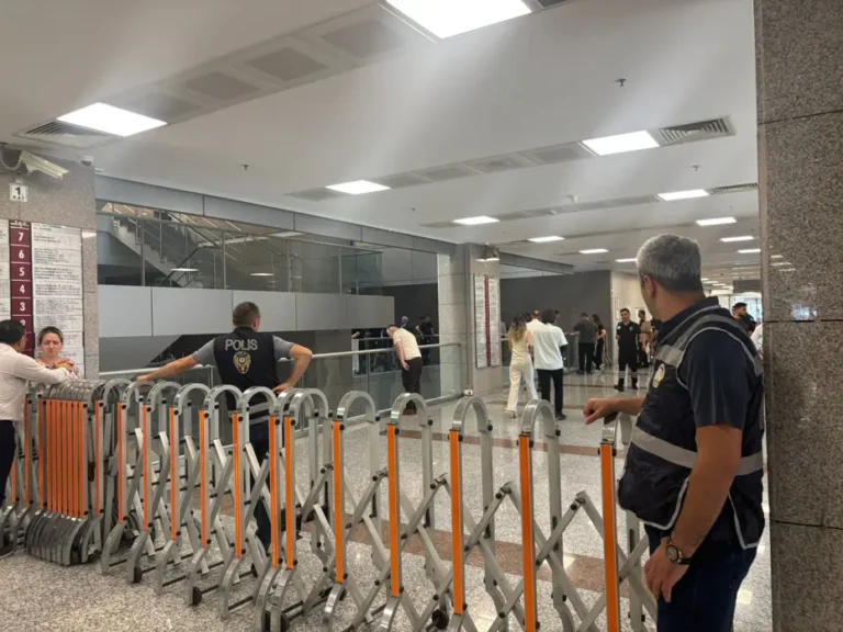 İstanbul Adalet Sarayı’nda tutuklama talebi sonrası zanlı intihar etti