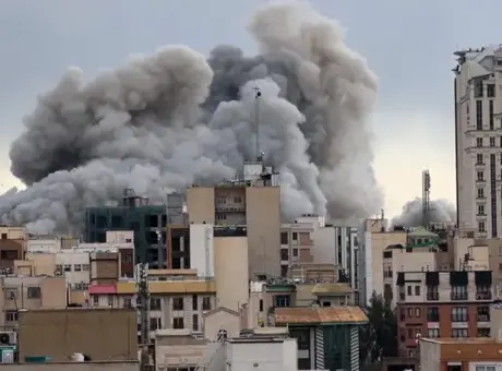 Katar, ABD ve İran arasındaki gerilimi hafifletmek için Tahran’ı ziyaret etti