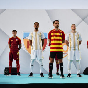 Kayserispor 60. yıl kutlamasında yeni sezon formalarını tanıttı