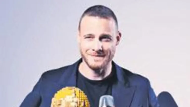 Kerem Bürsin futbol tutkusunu dünyaca ünlü markanın etkinliğinde paylaştı