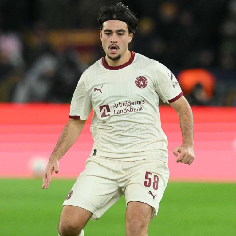 Trabzonspor, 24 yaşındaki milli futbolcu Aral Şimşir ile kadrosunu güçlendiriyor