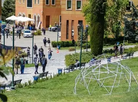 Yeditepe Üniversitesi mezuniyet töreninde yaşanan pankart tartışmasının perde arkası aydınlandı